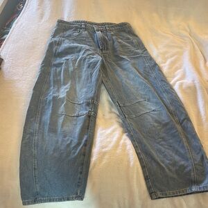 Woman’s Blue Barrel Jeans